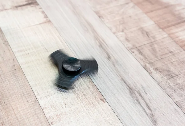 Spinning negro fidget aluminio spinner — Foto de Stock