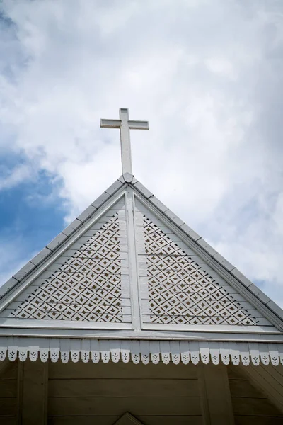 Ahşap dekoratif kilise çatı çarmıhta dini beyaz