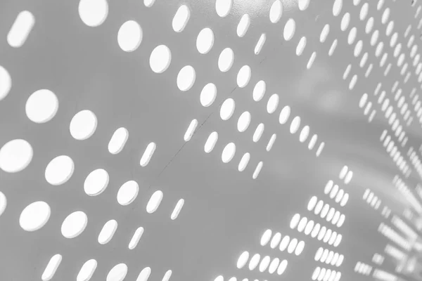 Helles Licht durch weiße Metallpaneele für abstrakte Muster und — Stockfoto