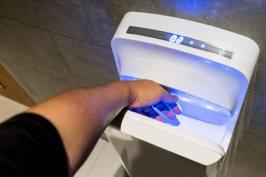 Adam ıslak el kurutma makinesi modern dikey ele kurur