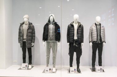 Uniqlo, Emquatier, Bangkok, Tayland, 27 Ekim 2017 