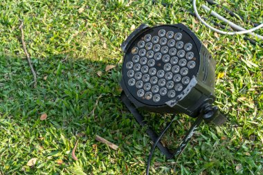 LED Spotlight yeşil çim arka plan 