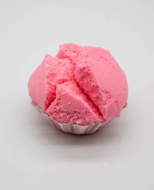 Kanohm Sa Lee, Tay haşlanmış yumurta pasta pembe renkli, Tay sünger 