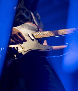 vintage elektro gitar akçaağaç klavye koyu arka detay
