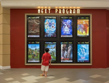 Film tiyatro programı ve gösteri zamanı görüntüleme için LCD monitör 