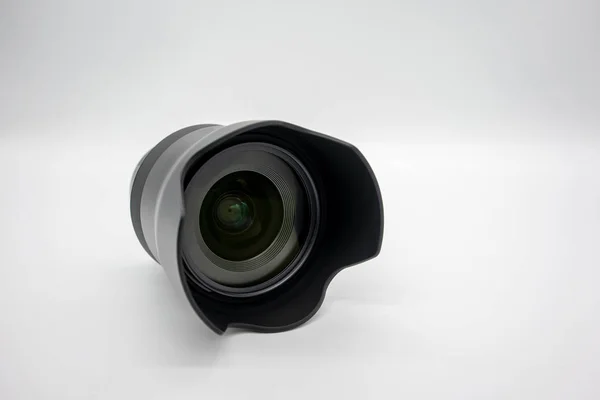 Kamera len isolerad på vit bakgrund. — Stockfoto