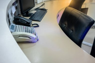 Eğri bilgi sayacında ofis binası veya alışveriş merkezi.