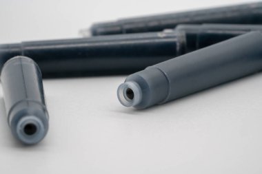 Kalem mürekkep kartuşu. Bir dolma kalem mürekkep araba NIB yakın çekim