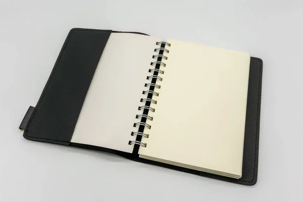 Černá Kožená Kapsa Notebook Nebo Skicák Izolované Bílém Pozadí — Stock fotografie