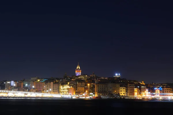 Geceleri Galata Kulesi — Stok fotoğraf