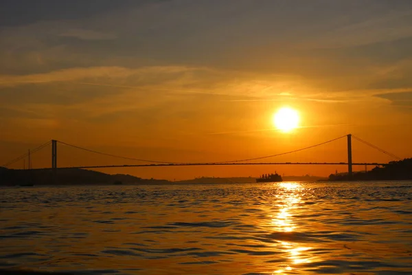 Γέφυρα Του Βοσπόρου Και Ηλιοβασίλεμα — Φωτογραφία Αρχείου