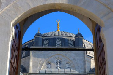 bir caminin kubbesi