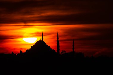 İstanbul 'da gün batımında Süleyman Camii