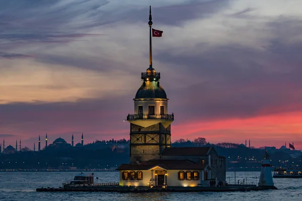 Tour Maiden Avec Ciel Spectaculaire Coucher Soleil Istanbul Istanbul Photo — Photo