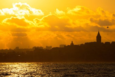 Gün batımında Galata Kulesi