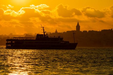 Gün batımında Galata Kulesi