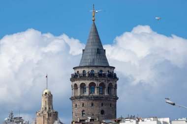 Galata Kulesi ve Bulutlu Gökyüzü