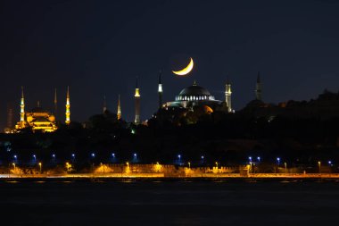 Ayasofya ve Hilal Ay. Ramazan, iftar, kandil, kadir gecesi (laylat al-qadr), İslami yeni yıl, Kurban Bayramı arkaplan fotoğrafı.