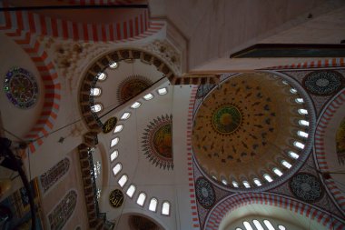Süleyman Camii 'nin içi. Ramazan, iftar, kandil, kadir gecesi (laylat al-qadr), İslami yeni yıl, Kurban Bayramı arkaplan fotoğrafı.