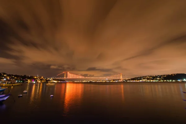 Lång Exponering Skott Bosporen Och Bosporen Bridge Istanbul Natten — Stockfoto