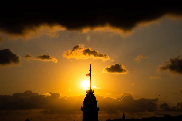 Torre Doncella Atardecer Con Bandera Turquía — Foto de Stock