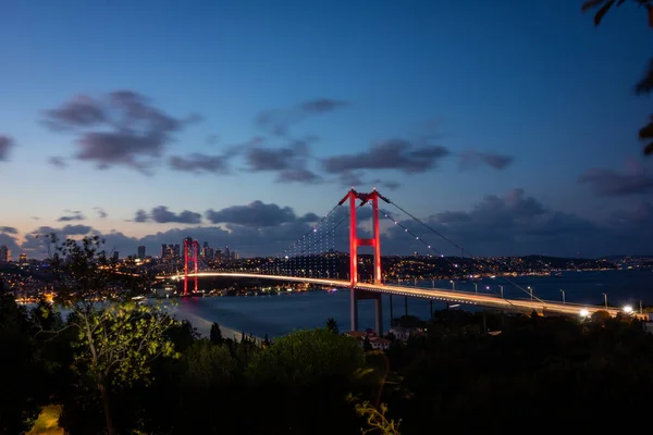 Puente Del Bósforo Desde Nakkastepe Anochecer —  Fotos de Stock