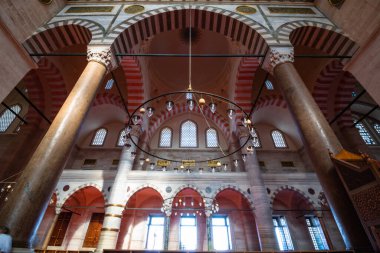 Süleyman Camii 'nin içi. Ramazan, iftar, kandil, kadir gecesi (laylat al-qadr), İslami yeni yıl, Kurban Bayramı arkaplan fotoğrafı.
