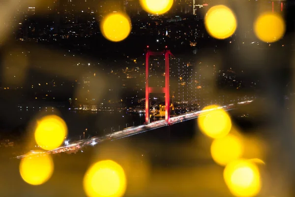 从Camlica Hill到Bosphorus Bridge Night Bokeh Lights — 图库照片