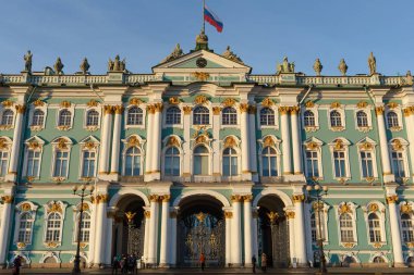 Saray Meydanı. Kış Sarayı, ev Hermitage Müzesi, St. Petersburg, Rusya'nın ikonik Simgesel Yapı cephe.
