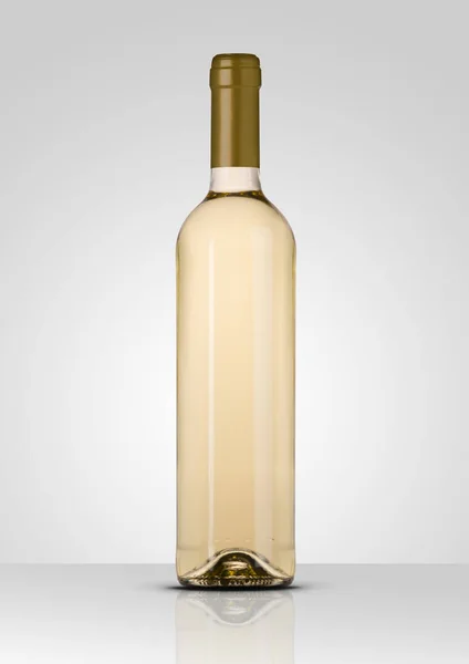 白色无标签的独立白葡萄酒瓶 — 图库照片