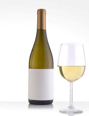 Beyaz arka plan ve cam izole beyaz şarap şişesi