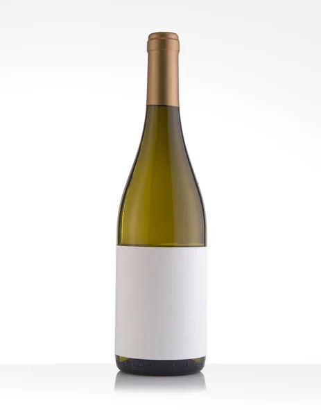 Bottiglia isolata di vino bianco in uno sfondo bianco Immagine Stock