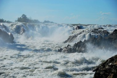 Güçlü Khone Phapheng Şelaleleri yakınındaki Don det, 4000 Islands, Laos