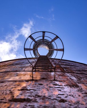 Merdiveni paslı su deposu