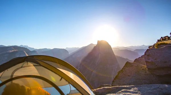 Tenten boven gletsjer punt in Yosemite Half Dome — Stockfoto