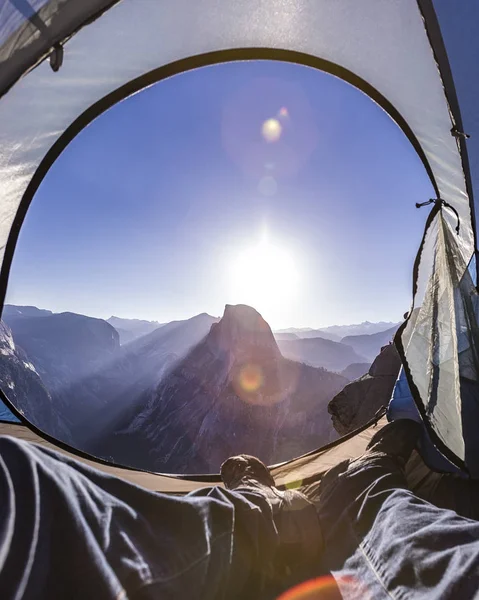 Tendas sobre Glaciar Point em Yosemite POV — Fotografia de Stock