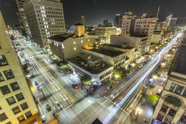Geniş açı San Diego şehir merkezine (uzun pozlama)