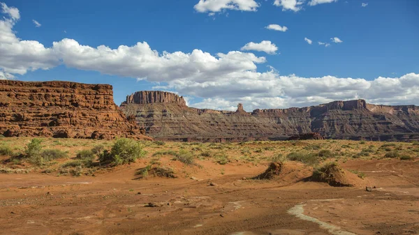 Orta gün Moab Dağları