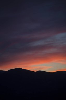 Boş pembe gökyüzü günbatımı