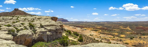 Duża rozdzielczość panorama Moab w stanie Utah off roading obszar turystyki pieszej i rowerowej obszar poszukiwań — Zdjęcie stockowe