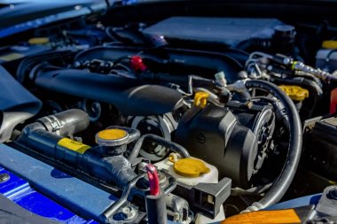 Varlık göstermek dışında motor parçaları
