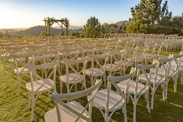 Miejsce na ślub na trawie — Zdjęcie stockowe