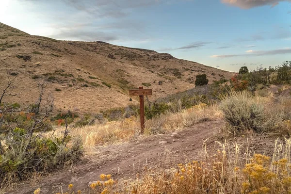 Panneau sur un sentier de randonnée dans l'Utah, États-Unis — Photo