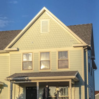 Kare çerçeve Üst sınıf bir evin giriş ve kapısı