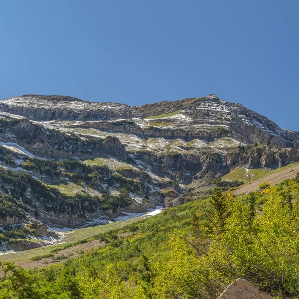 Marco cuadrado Vista desde una ruta de senderismo en el Monte Timpanogos — Foto de Stock