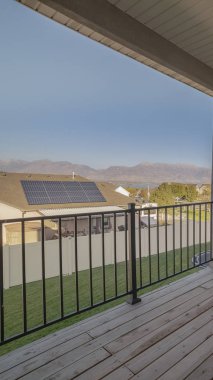 Dikey çerçeve Konforlu mobilyalar Bir açık veranda üzerinde