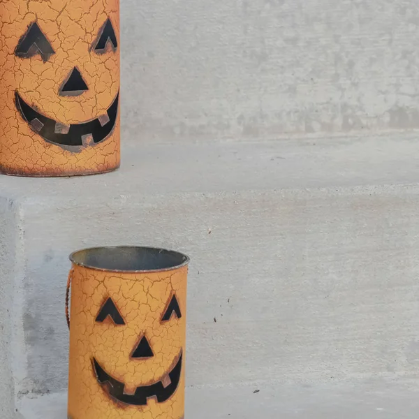 Quadrado divertido castiçais de Halloween ou luzes na sombra — Fotografia de Stock