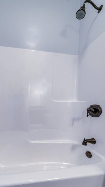 Dikey çerçeve Modern iç döşeme beyaz fayanslı duş bölmesi