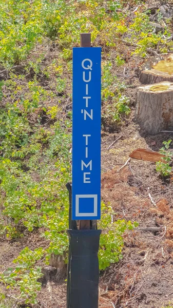 Vertical frame Park City Utah at off season with views of foliage and signage on hiking trails — Stockfoto