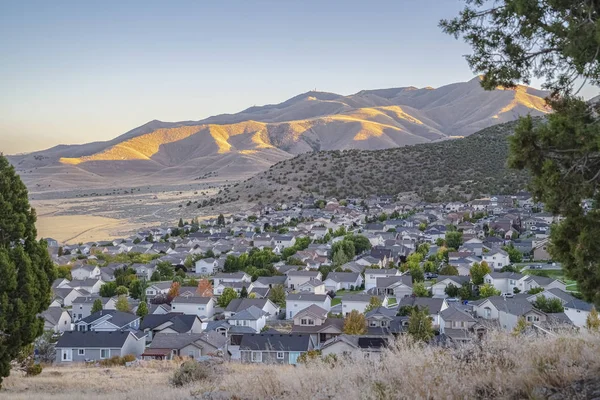 Μεγάλες σύγχρονες κατοικίες στο Utah Valley — Φωτογραφία Αρχείου